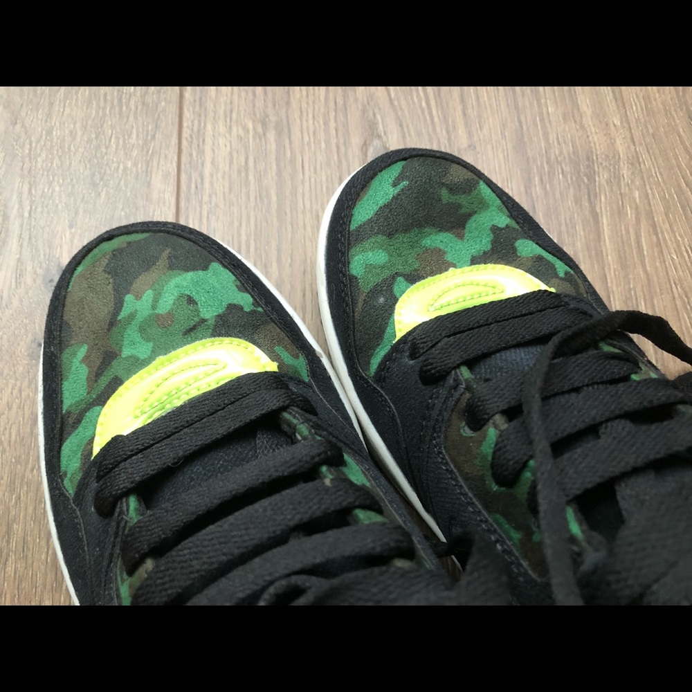 Brand new sneakers! Unique design with extra lace!